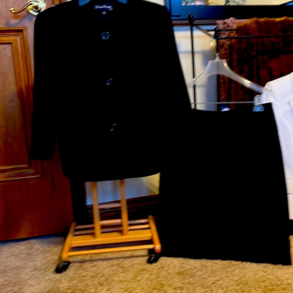 Black 3/4 Sleeve Skirt Suit